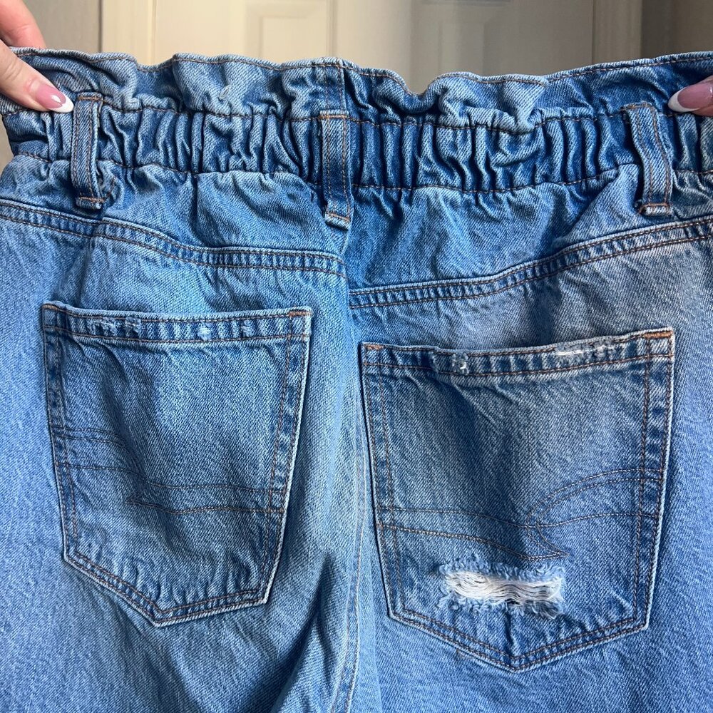 American Eagle Highest Rise Mom Jean - Paperbag Waist - 6 Short - Picture 6 of 6
